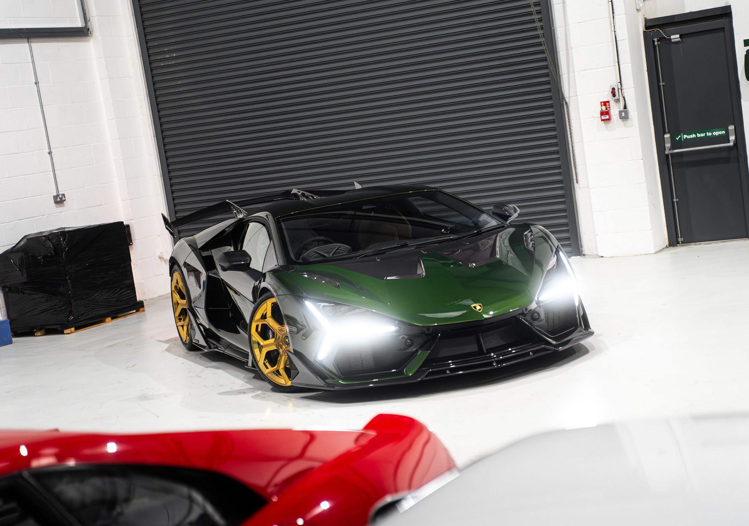 Verdi Supercars specialist workshop in Hounslow